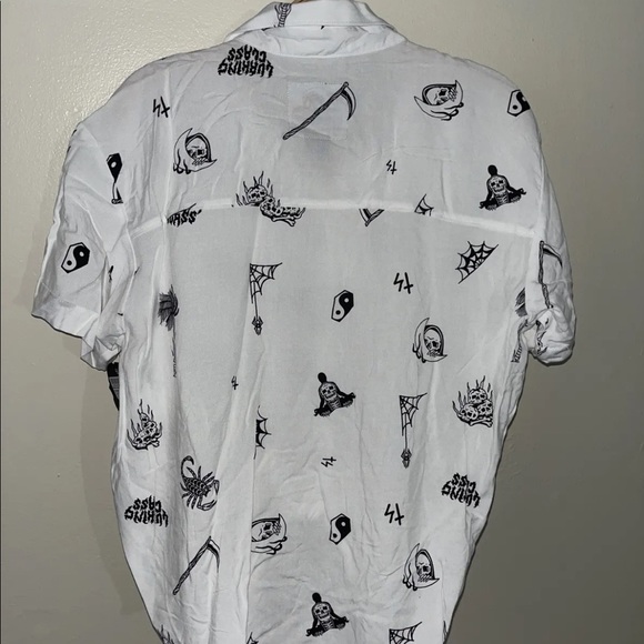 Lurking Class by Sketchy Tank Button Up Tie Front Short Sleeve Shirt Sz Medium - Picture 5 of 5